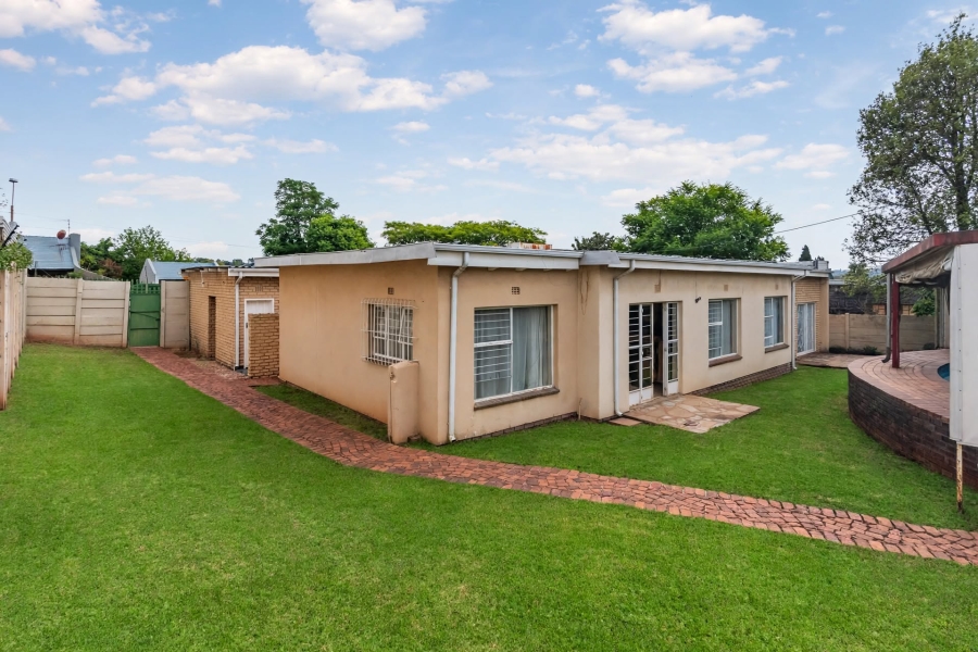 4 Bedroom Property for Sale in Wilro Park Gauteng