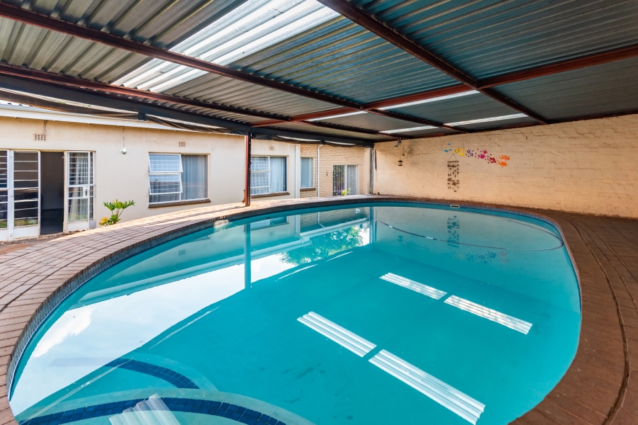 4 Bedroom Property for Sale in Wilro Park Gauteng
