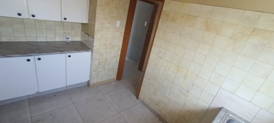 To Let 2 Bedroom Property for Rent in Rosettenville Gauteng