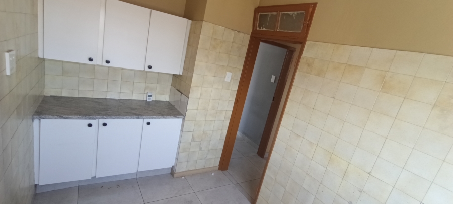 To Let 2 Bedroom Property for Rent in Rosettenville Gauteng