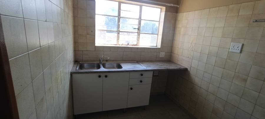 To Let 2 Bedroom Property for Rent in Rosettenville Gauteng