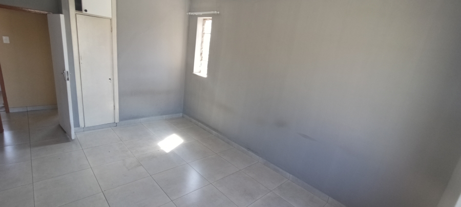 To Let 2 Bedroom Property for Rent in Rosettenville Gauteng