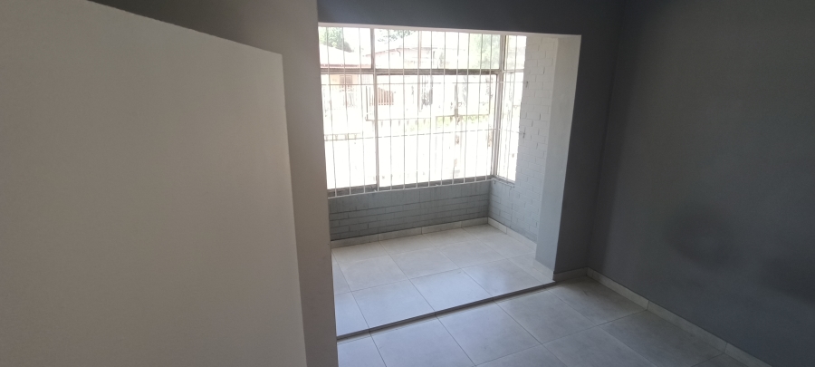 To Let 2 Bedroom Property for Rent in Rosettenville Gauteng
