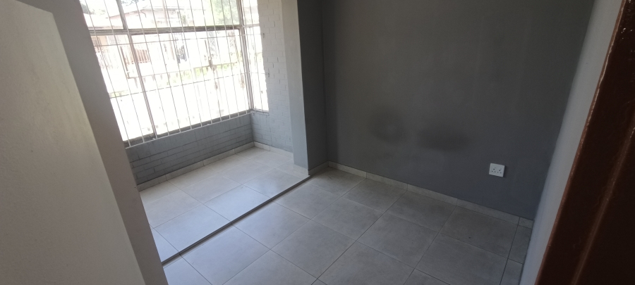 To Let 2 Bedroom Property for Rent in Rosettenville Gauteng