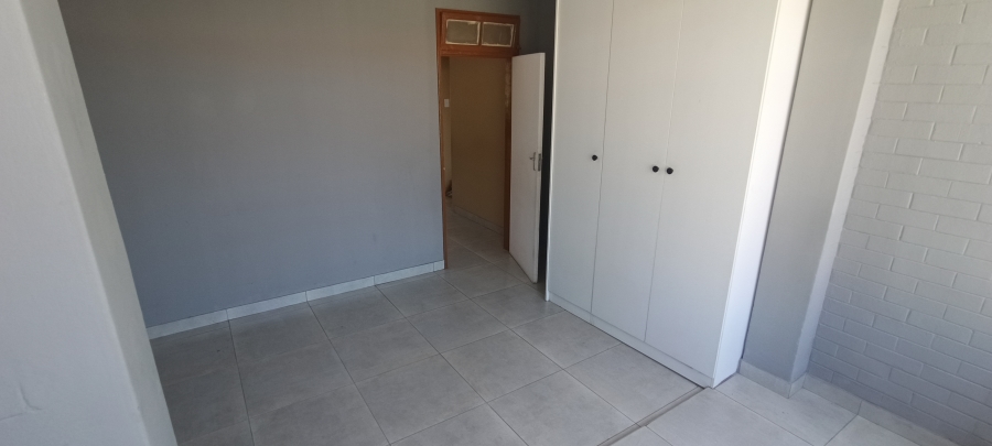 To Let 2 Bedroom Property for Rent in Rosettenville Gauteng