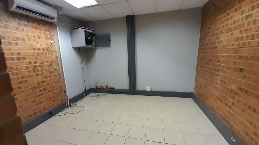 To Let Commercial Property for Rent in Faerie Glen Gauteng