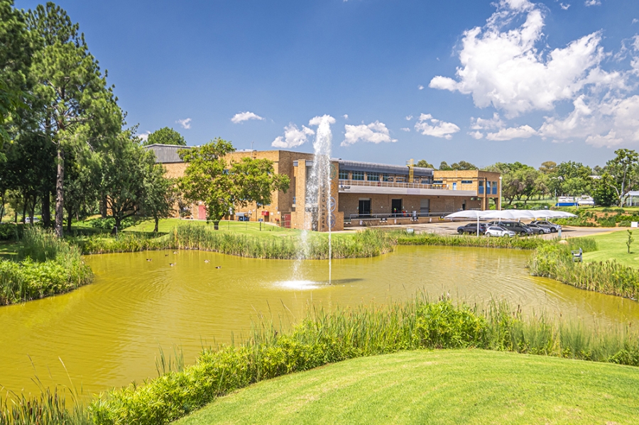 To Let Commercial Property for Rent in Randjespark Gauteng