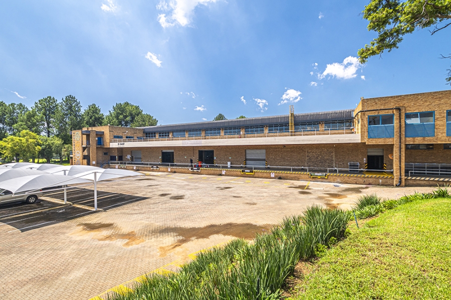 To Let Commercial Property for Rent in Randjespark Gauteng