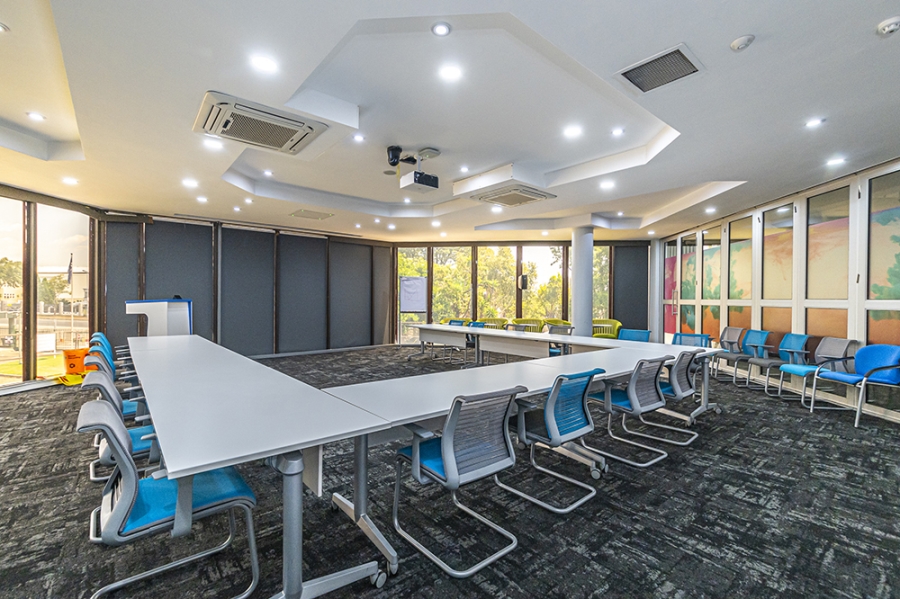 To Let Commercial Property for Rent in Randjespark Gauteng