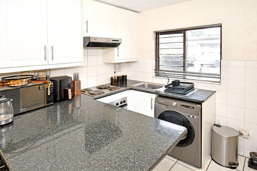 1 Bedroom Property for Sale in Craighall Gauteng