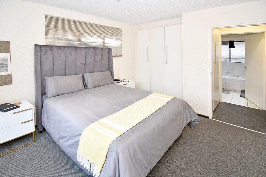 1 Bedroom Property for Sale in Craighall Gauteng