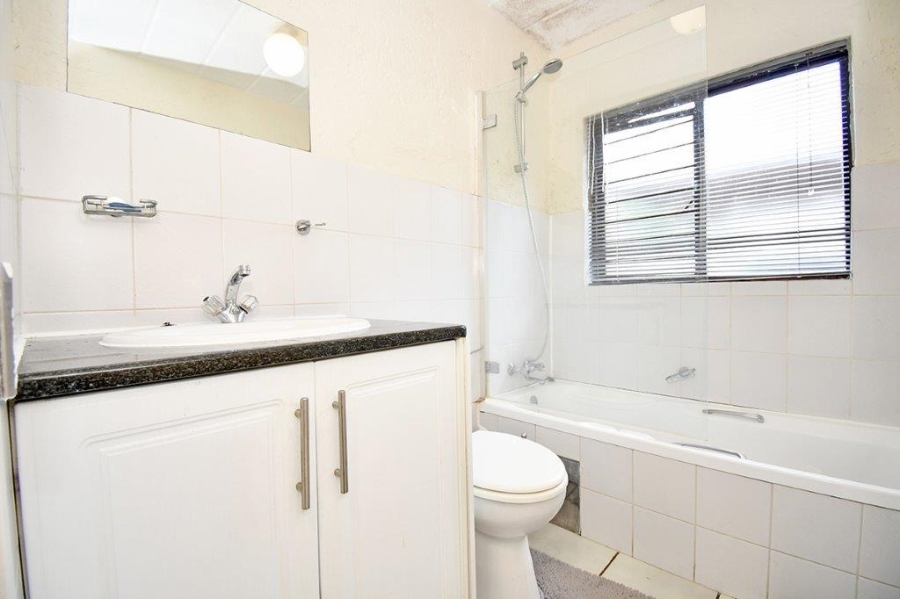 1 Bedroom Property for Sale in Craighall Gauteng