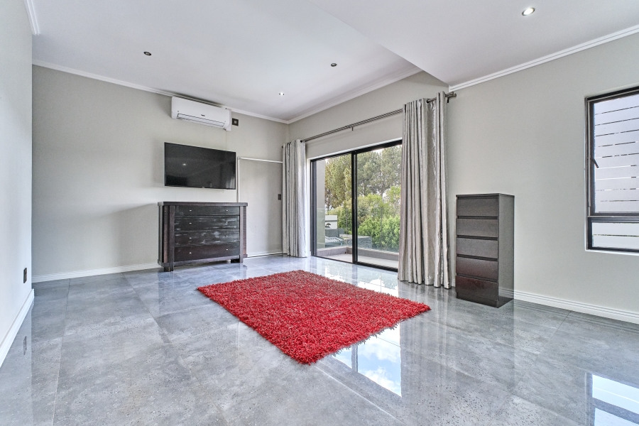 4 Bedroom Property for Sale in Waterfall Country Estate Gauteng