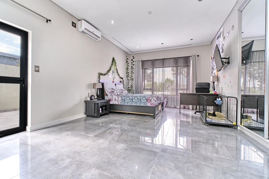 4 Bedroom Property for Sale in Waterfall Country Estate Gauteng