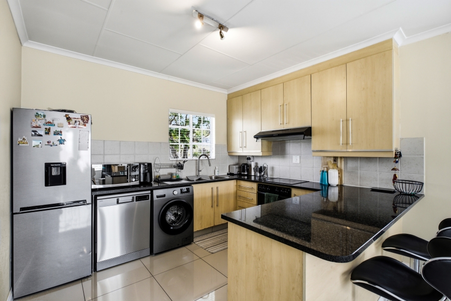 2 Bedroom Property for Sale in Magaliessig Gauteng