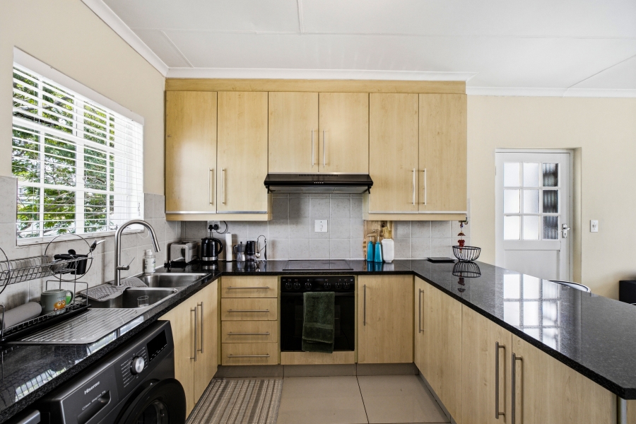 2 Bedroom Property for Sale in Magaliessig Gauteng