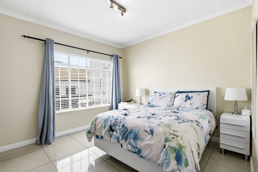 2 Bedroom Property for Sale in Magaliessig Gauteng