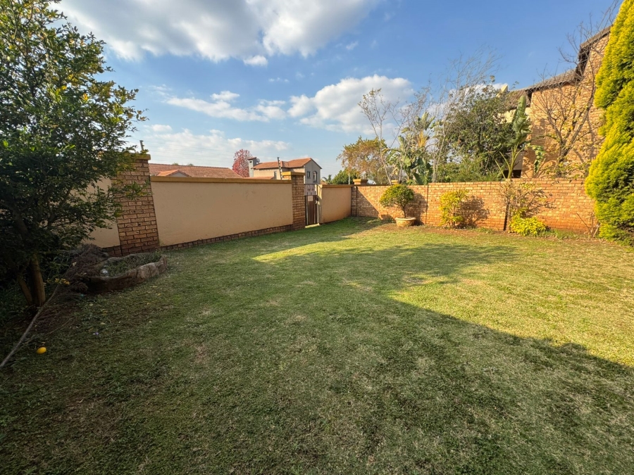 2 Bedroom Property for Sale in Eco Park Gauteng