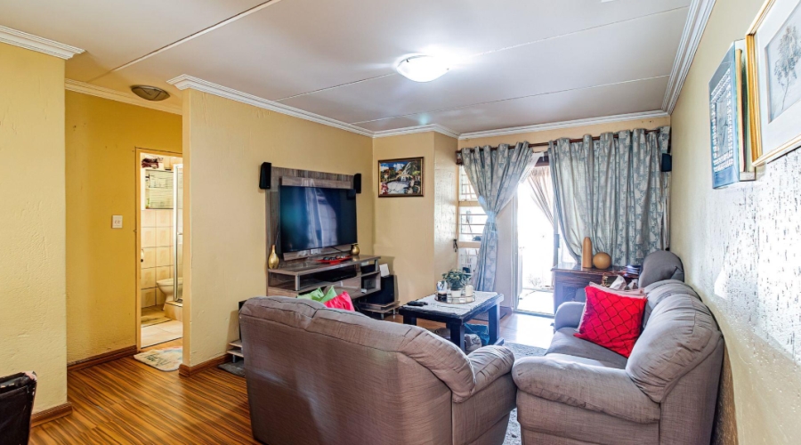 3 Bedroom Property for Sale in Mulbarton Gauteng
