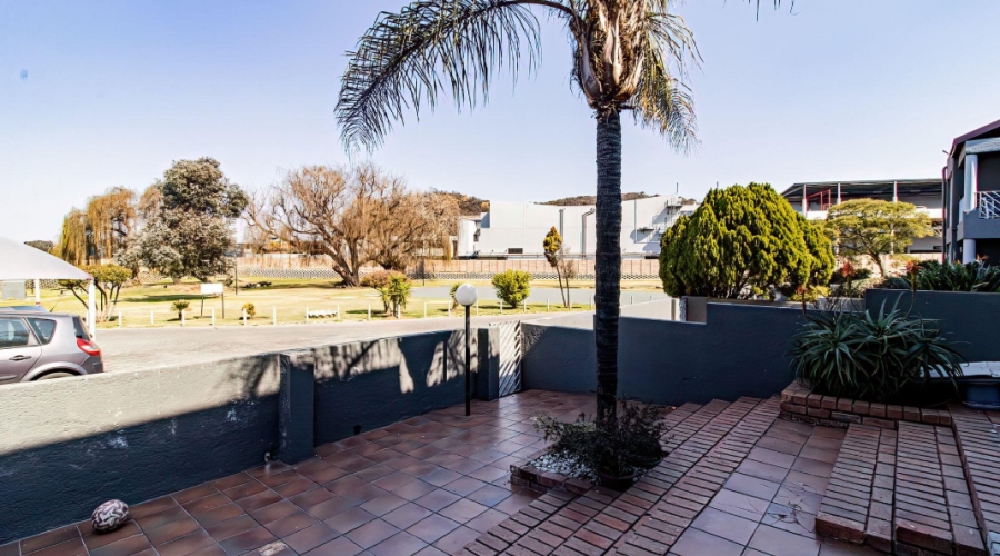 3 Bedroom Property for Sale in Mulbarton Gauteng