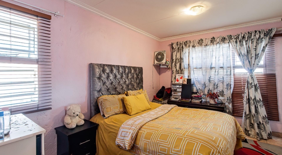 3 Bedroom Property for Sale in Mulbarton Gauteng