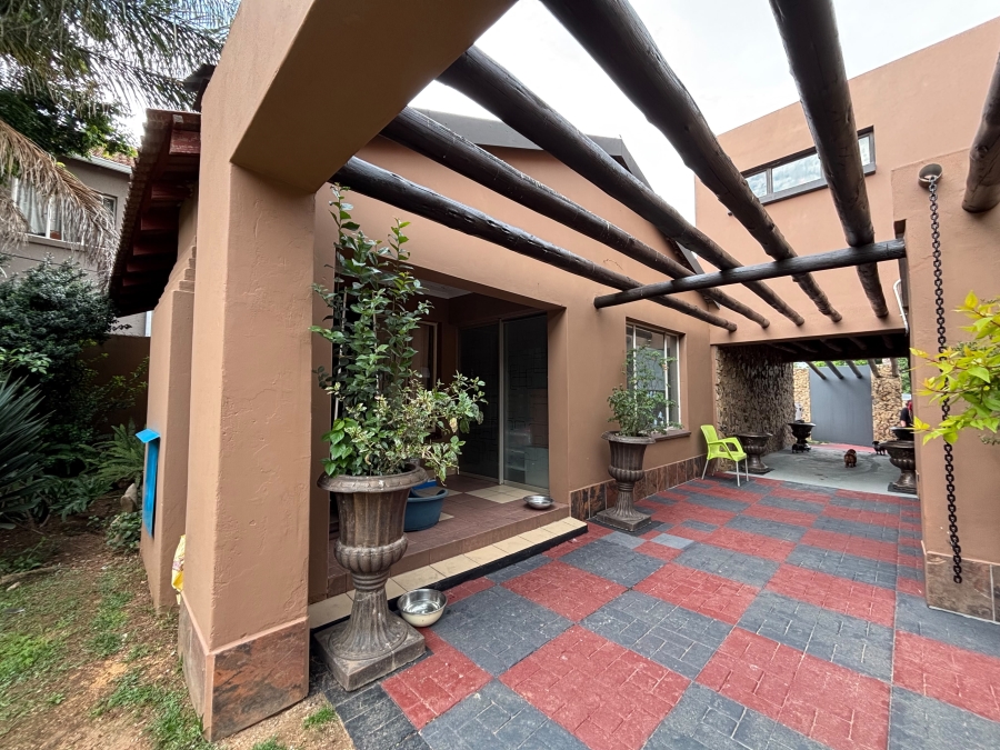 3 Bedroom Property for Sale in Brackendowns Gauteng