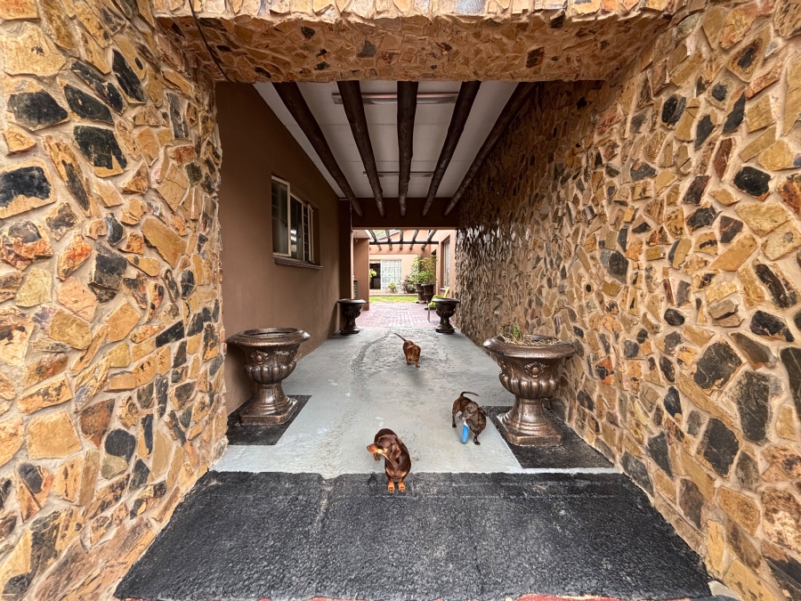 3 Bedroom Property for Sale in Brackendowns Gauteng