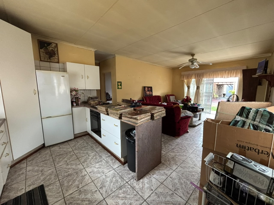 3 Bedroom Property for Sale in Brackendowns Gauteng