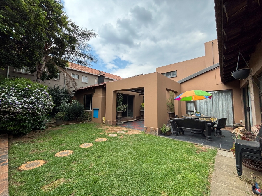 3 Bedroom Property for Sale in Brackendowns Gauteng