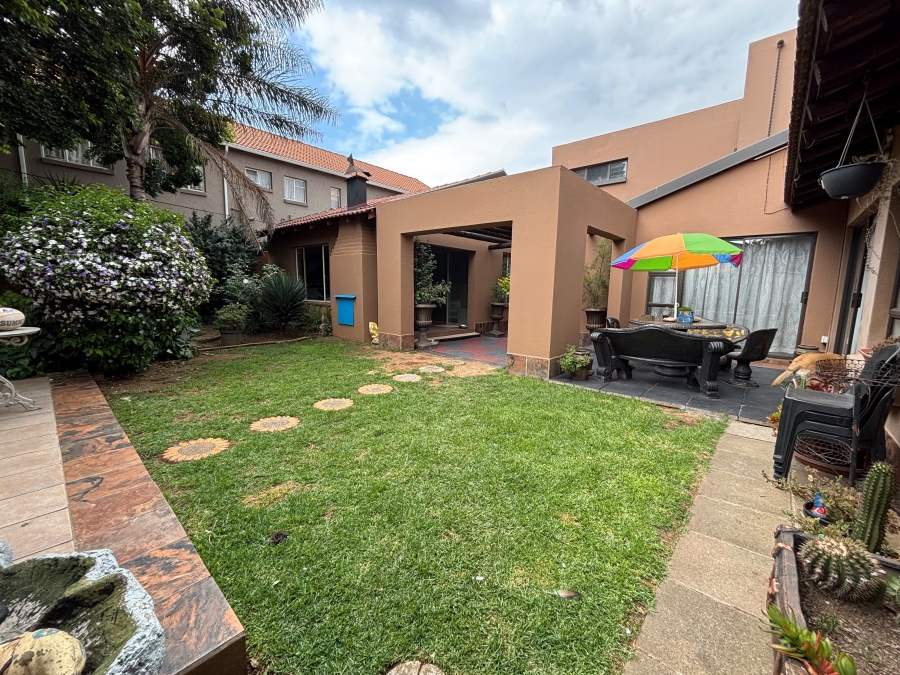 3 Bedroom Property for Sale in Brackendowns Gauteng