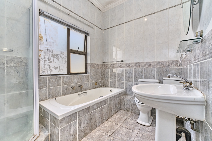 4 Bedroom Property for Sale in Kyalami Estates Gauteng