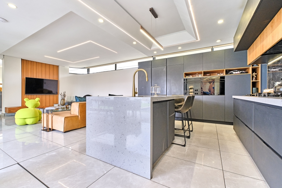 4 Bedroom Property for Sale in Waterfall Country Estate Gauteng