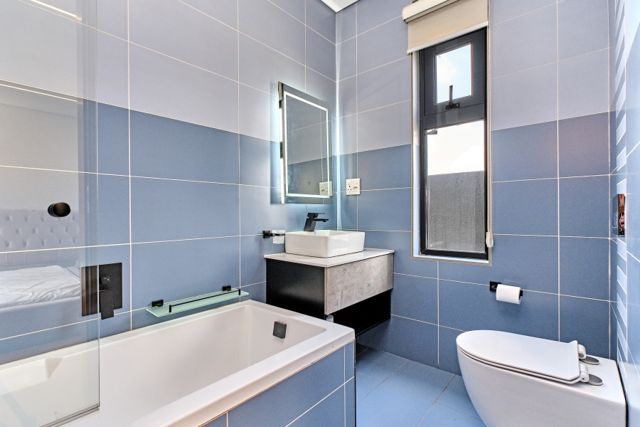 4 Bedroom Property for Sale in Waterfall Country Estate Gauteng