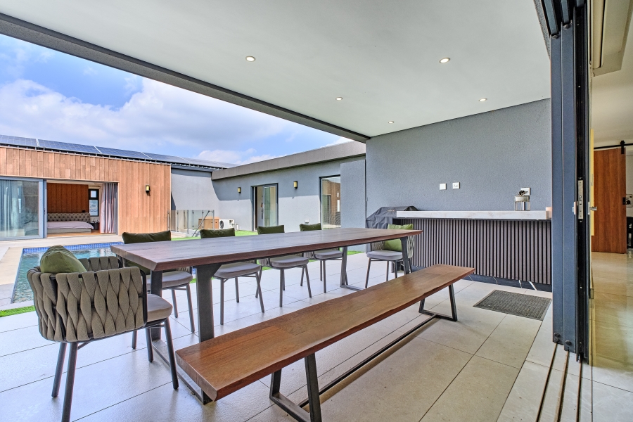 4 Bedroom Property for Sale in Waterfall Country Estate Gauteng