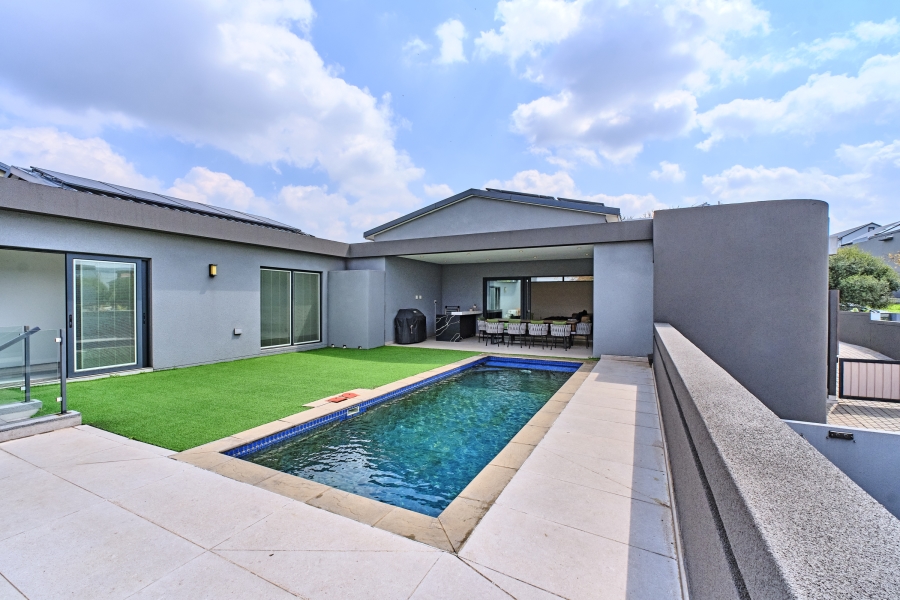 4 Bedroom Property for Sale in Waterfall Country Estate Gauteng