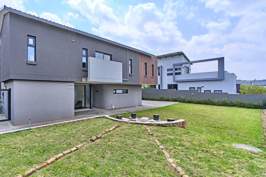 4 Bedroom Property for Sale in Waterfall Country Estate Gauteng