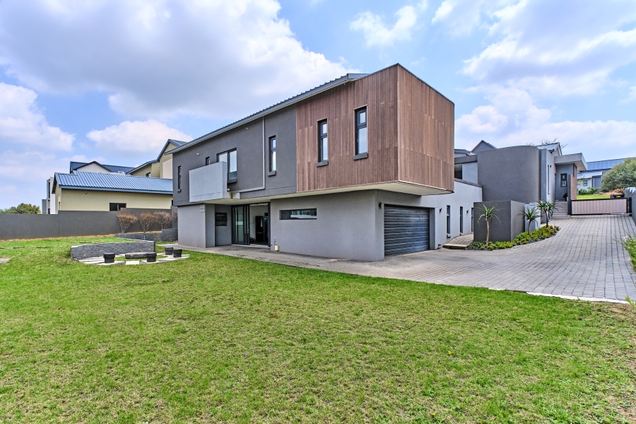 4 Bedroom Property for Sale in Waterfall Country Estate Gauteng
