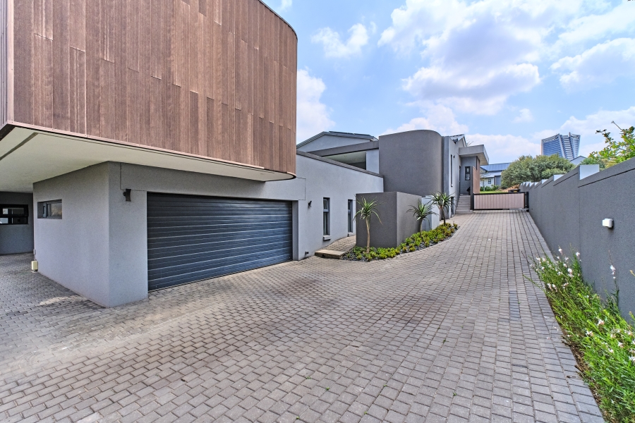4 Bedroom Property for Sale in Waterfall Country Estate Gauteng