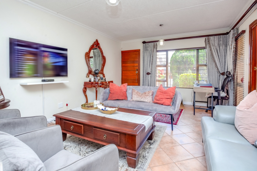 To Let 2 Bedroom Property for Rent in Sunninghill Gauteng
