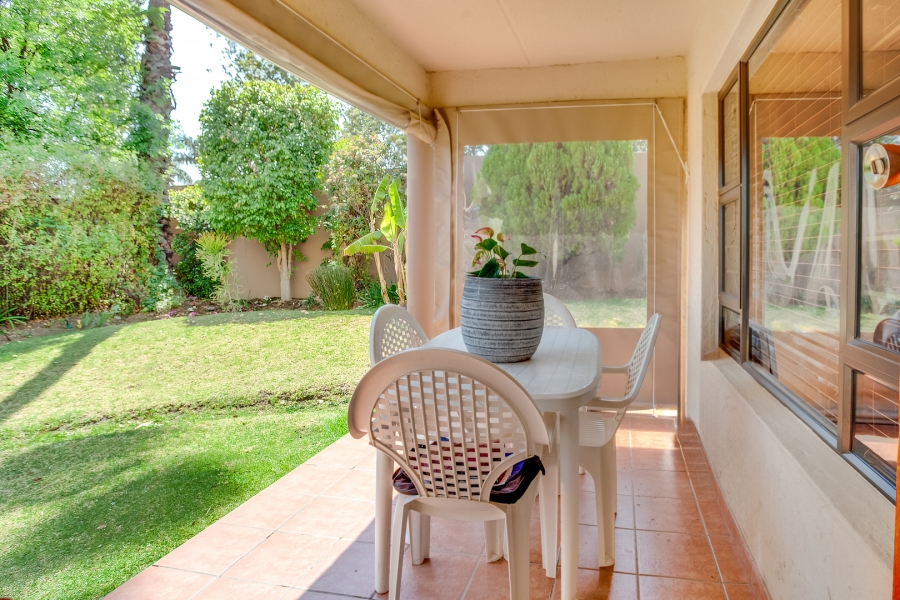 To Let 2 Bedroom Property for Rent in Sunninghill Gauteng