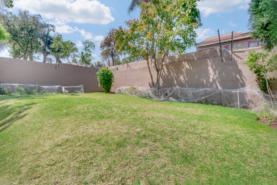 To Let 2 Bedroom Property for Rent in Sunninghill Gauteng