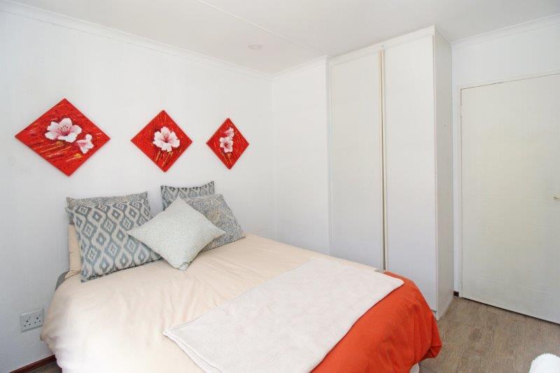To Let 3 Bedroom Property for Rent in Fairland Gauteng