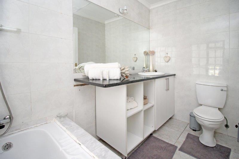 To Let 3 Bedroom Property for Rent in Fairland Gauteng
