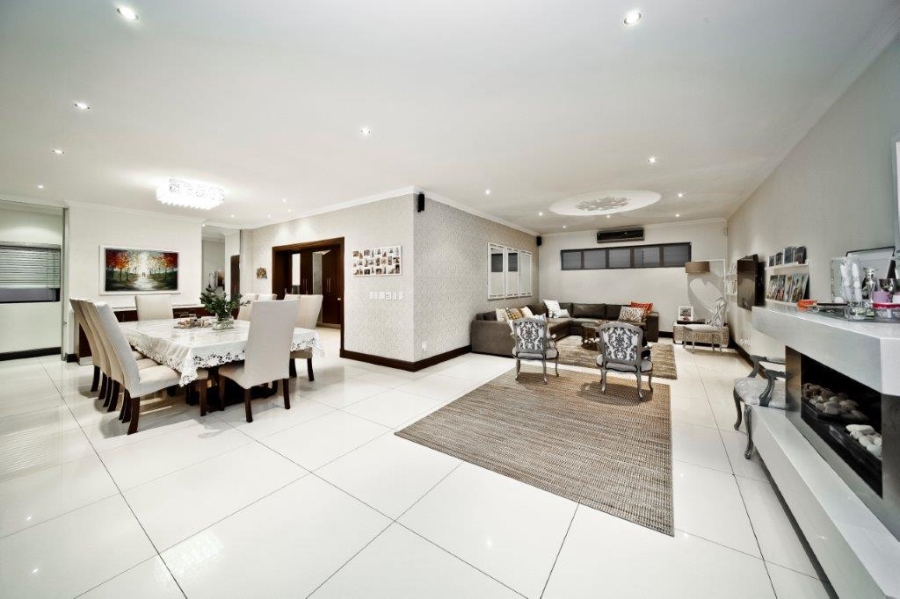 To Let 5 Bedroom Property for Rent in Sandown Gauteng
