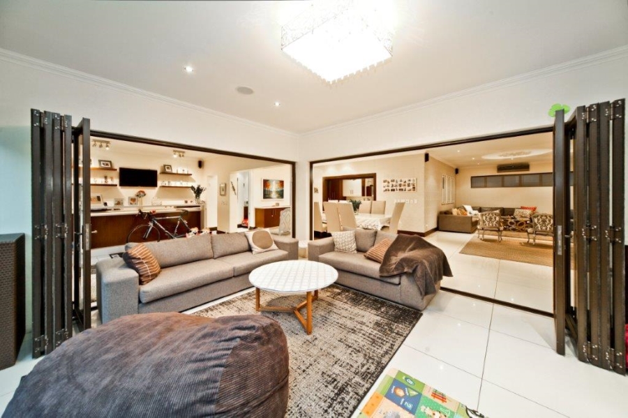 To Let 5 Bedroom Property for Rent in Sandown Gauteng