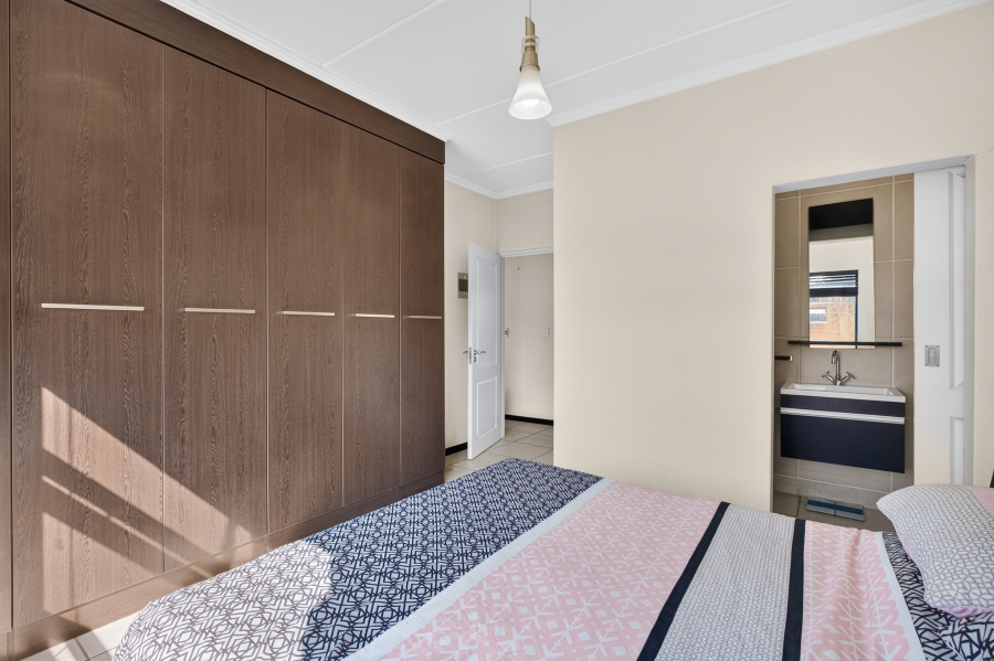 2 Bedroom Property for Sale in Douglasdale Gauteng