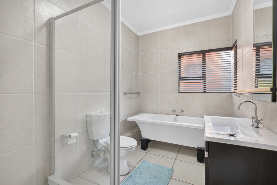 2 Bedroom Property for Sale in Douglasdale Gauteng