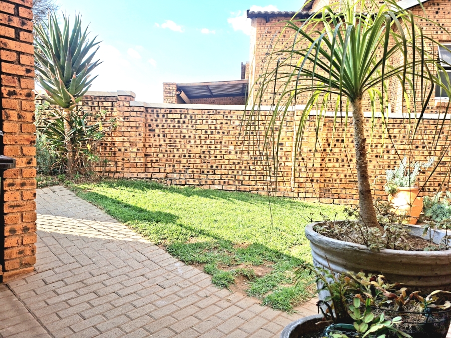 2 Bedroom Property for Sale in Honeypark Gauteng