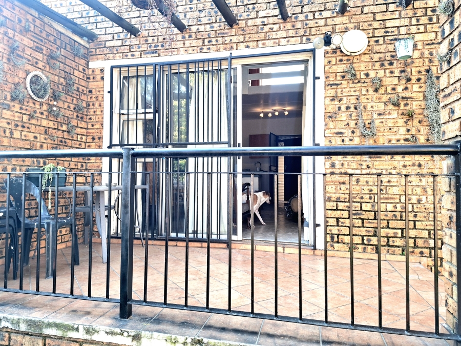 2 Bedroom Property for Sale in Honeypark Gauteng