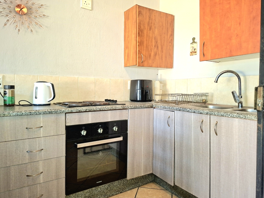 2 Bedroom Property for Sale in Honeypark Gauteng